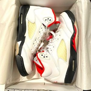 Air Jordan 5 Retro